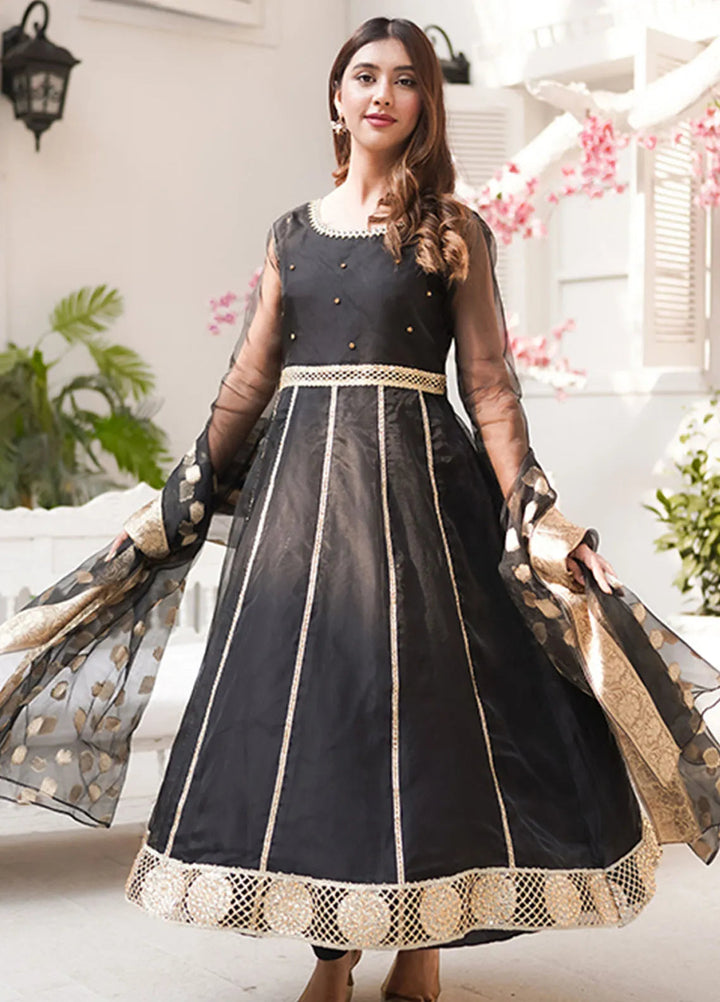 Tassawur Pret Embroidered Organza 3 Piece Suit Mahjabeen
