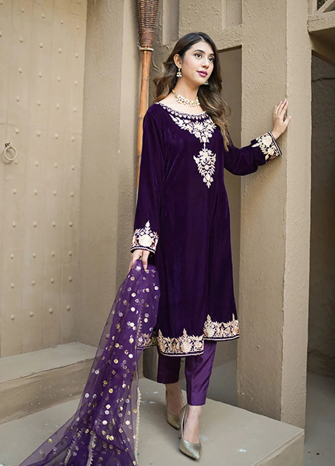 Tassawur Pret Embroidered Velvet 3 Piece Suit Jasmin