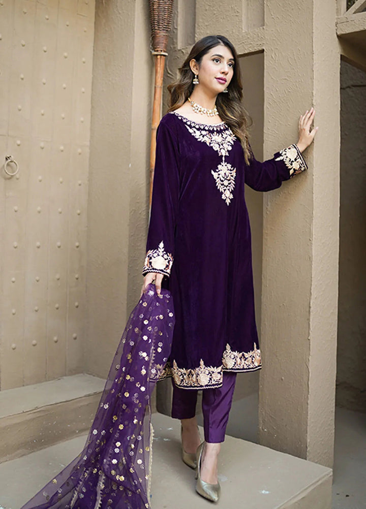 Tassawur Pret Embroidered Velvet 3 Piece Suit Jasmin