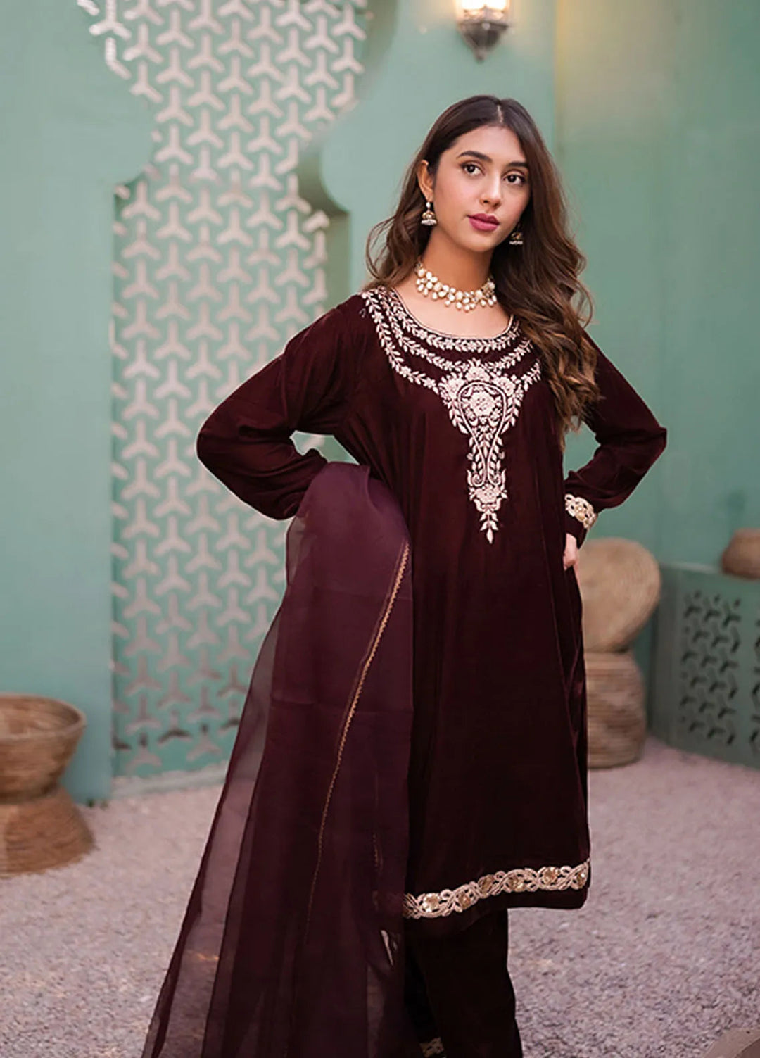 Tassawur Pret Embroidered Velvet 3 Piece Gohar
