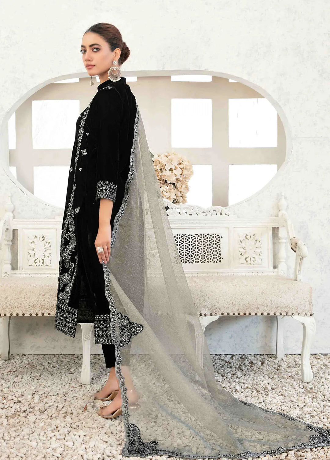 Tawakkal Fabrics Embroidered Velvet Suits Unstitched 3 Piece TWF24R D-4036 - Festive Collection