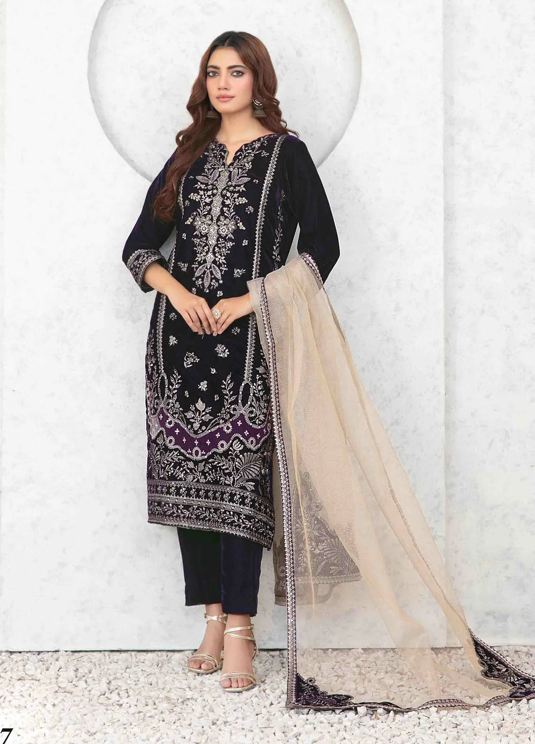 Tawakkal Fabrics Embroidered Velvet Suits Unstitched 3 Piece TWF24R D-4037 - Festive Collection