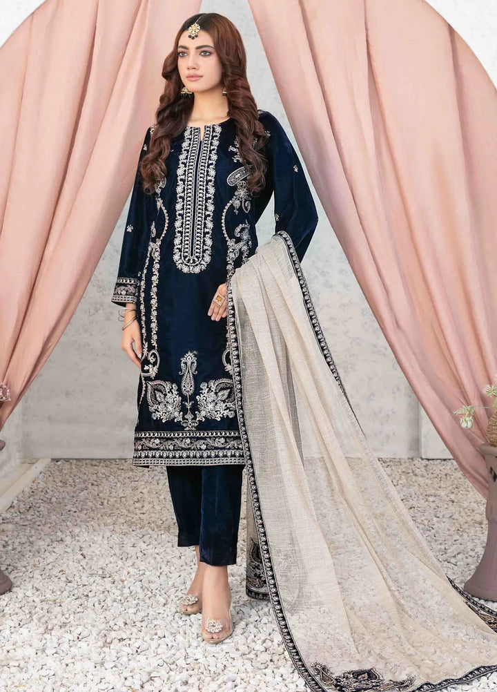 Tawakkal Fabrics Embroidered Velvet Suits Unstitched 3 Piece TWF24R D-4040 - Festive Collection