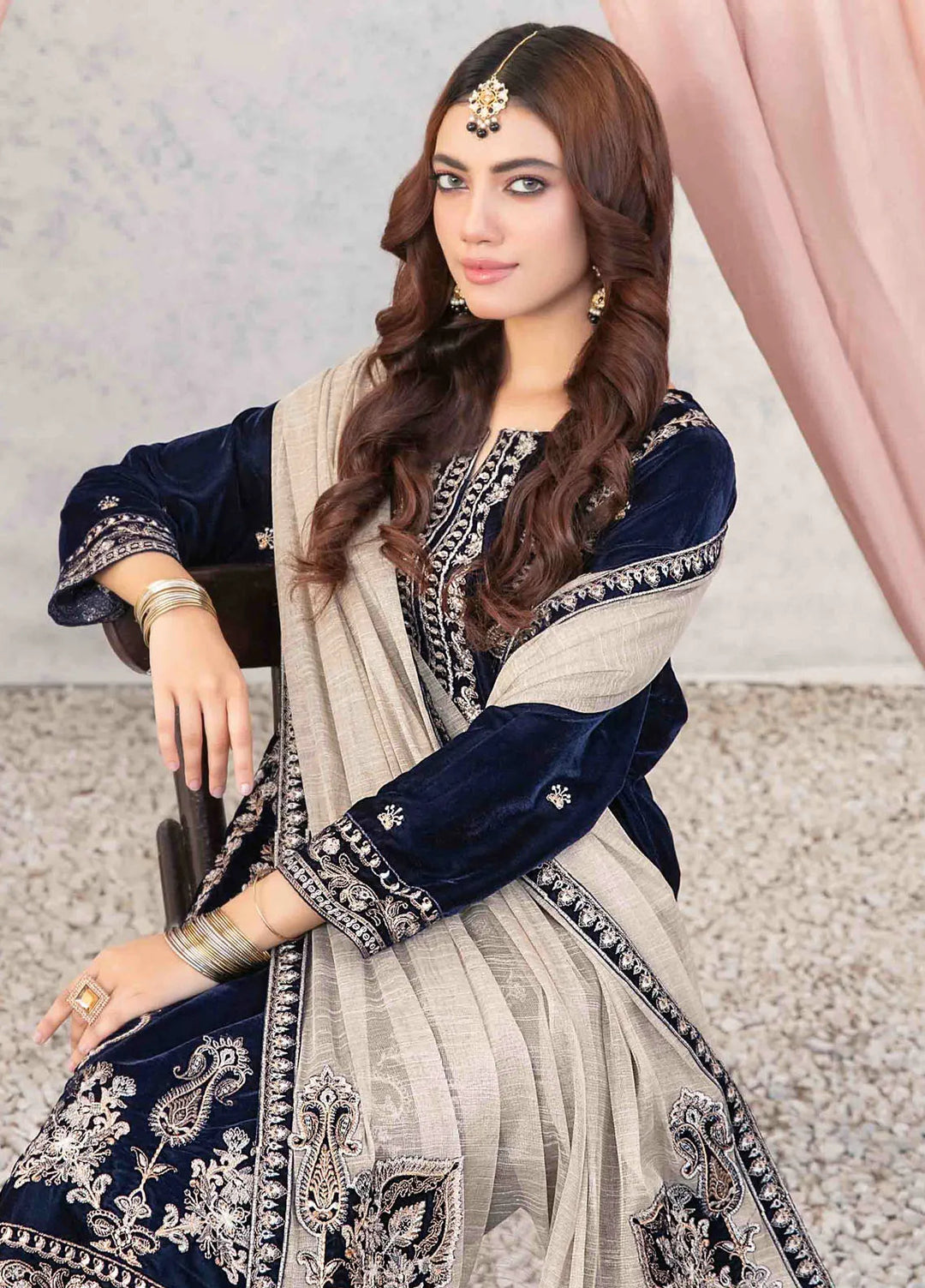 Tawakkal Fabrics Embroidered Velvet Suits Unstitched 3 Piece TWF24R D-4040 - Festive Collection