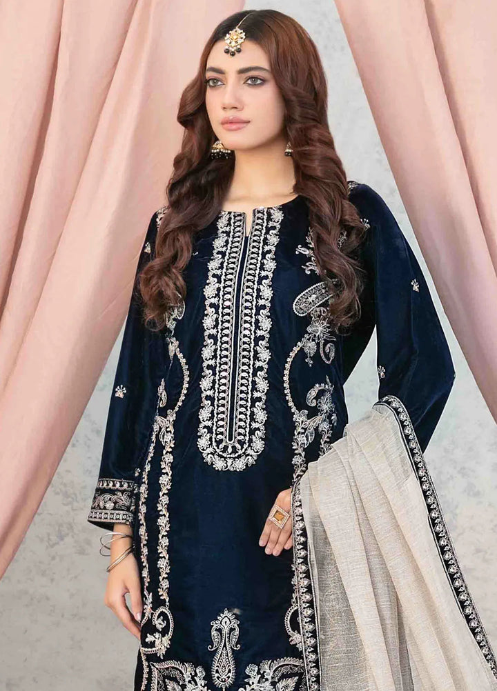 Tawakkal Fabrics Embroidered Velvet Suits Unstitched 3 Piece TWF24R D-4040 - Festive Collection