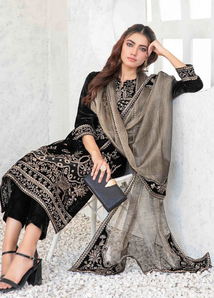 Tawakkal Fabrics Embroidered Velvet Suits Unstitched 3 Piece TWF24R D-4041 - Festive Collection