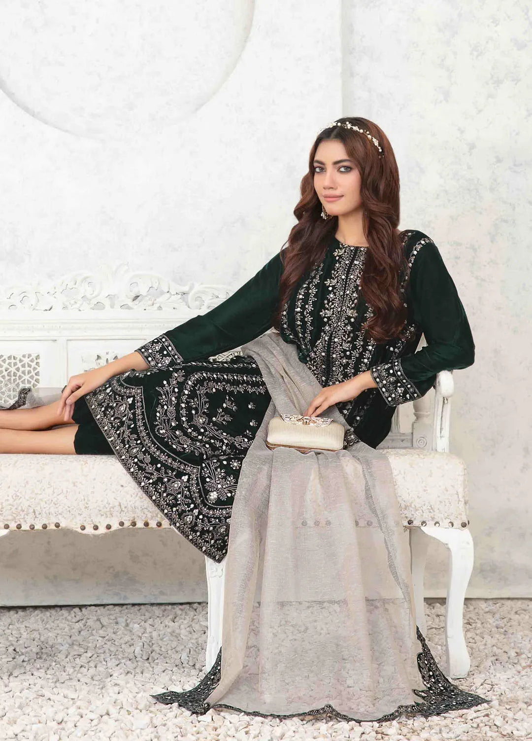 Tawakkal Fabrics Embroidered Velvet Suits Unstitched 3 Piece TWF24R D-4042 - Festive Collection