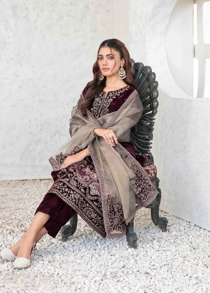 Tawakkal Fabrics Embroidered Velvet Suits Unstitched 3 Piece TWF24R D-4044 - Festive Collection