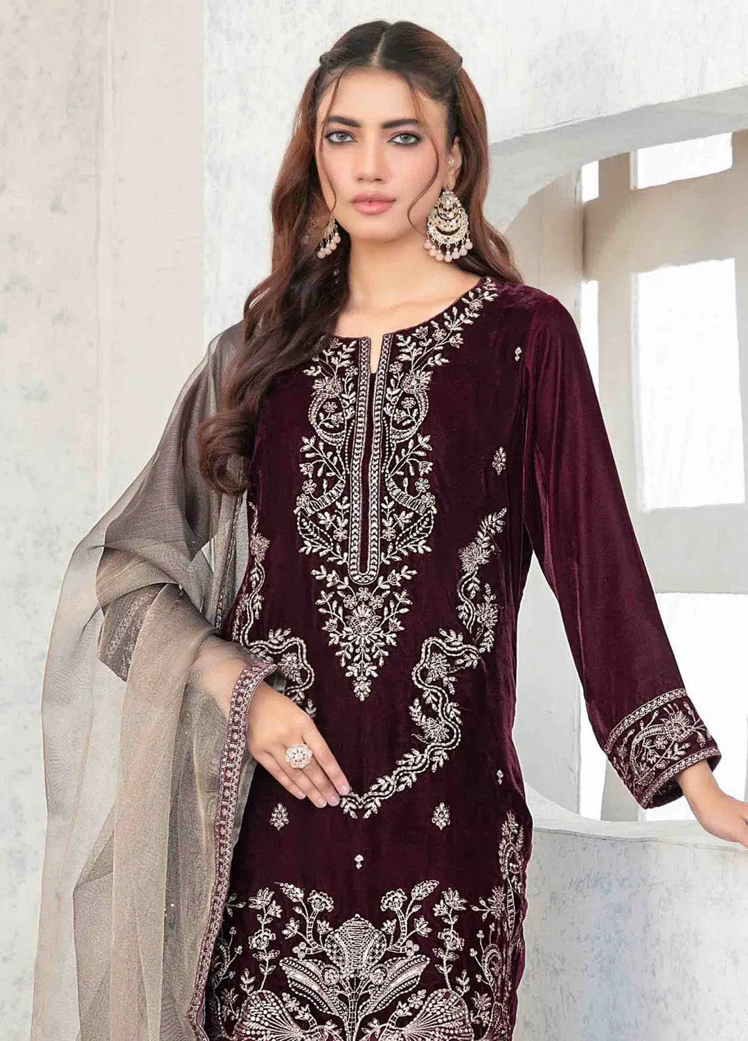 Tawakkal Fabrics Embroidered Velvet Suits Unstitched 3 Piece TWF24R D-4044 - Festive Collection