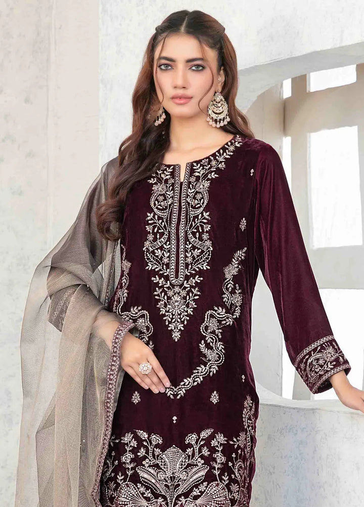 Tawakkal Fabrics Embroidered Velvet Suits Unstitched 3 Piece TWF24R D-4044 - Festive Collection