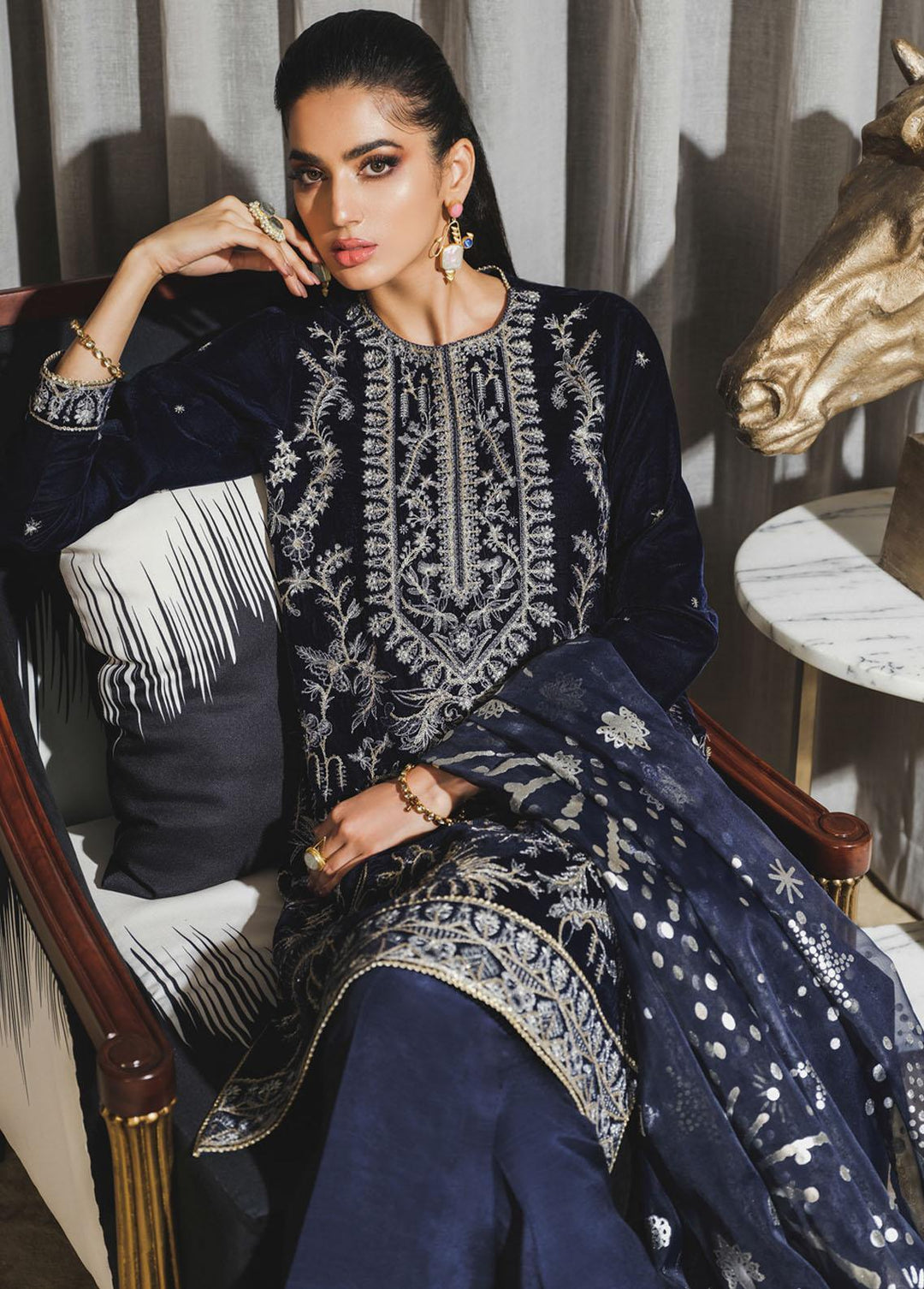 Tehwaar By Rang Rasiya Embroidered Velvet Suits Unstitched 3 Piece RR22T D-01 Fairuzah - Luxury Collection