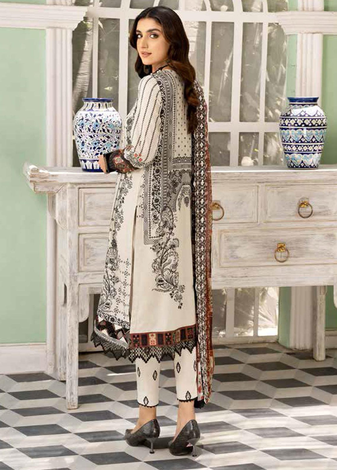 Tehzeeb By Riaz Arts Embroidered Lawn Suits Unstitched 3 Piece RA22TL TE-02 - Exclusive Collection