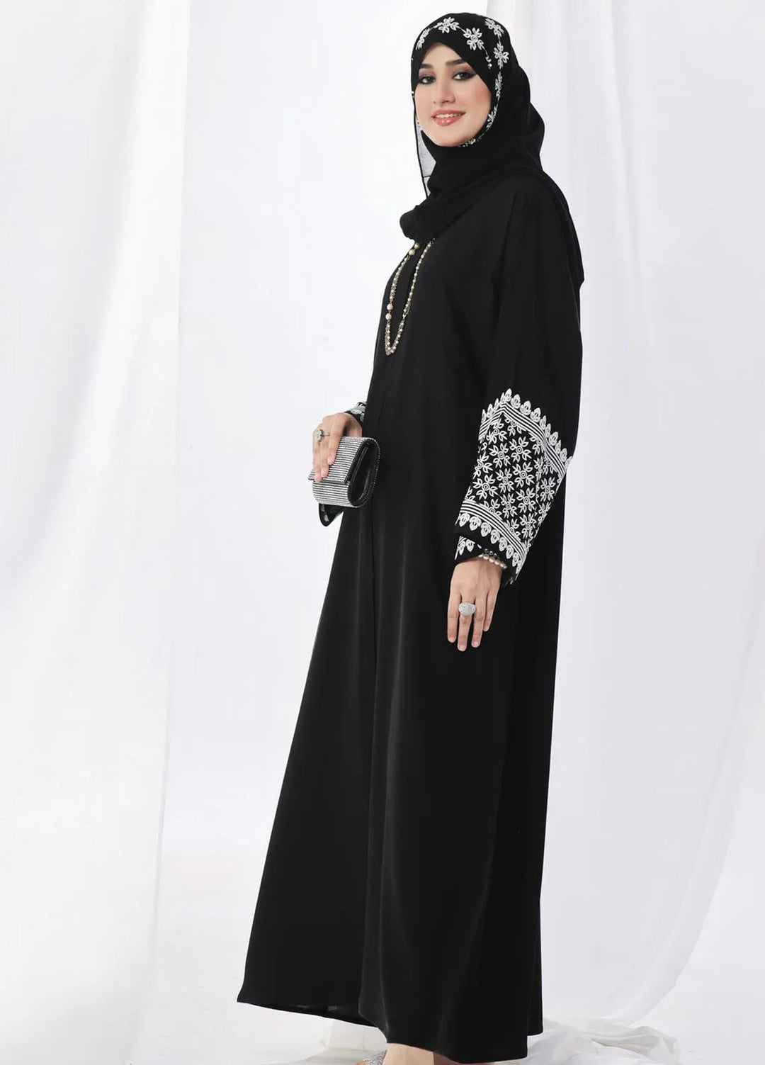 TGM Pret Embroidered Nidha Abaya Lamiya