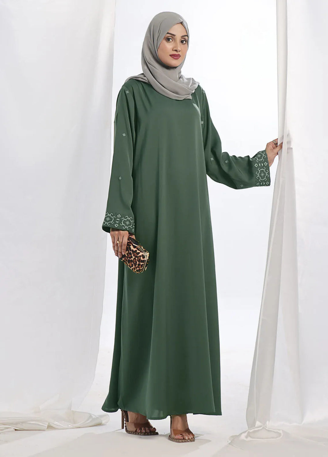 TGM Pret Embroidered Nidha Abaya Mazneen