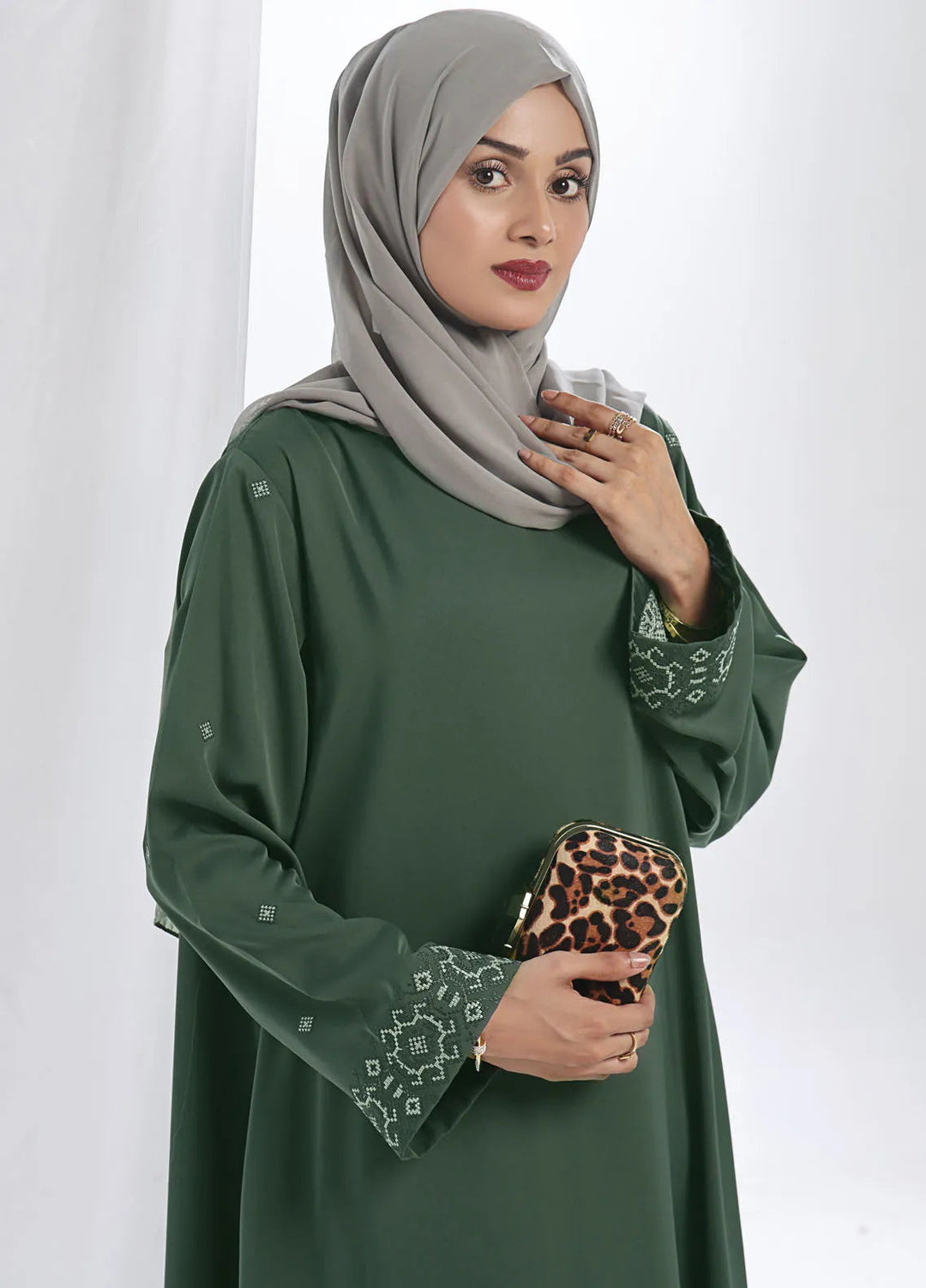 TGM Pret Embroidered Nidha Abaya Mazneen