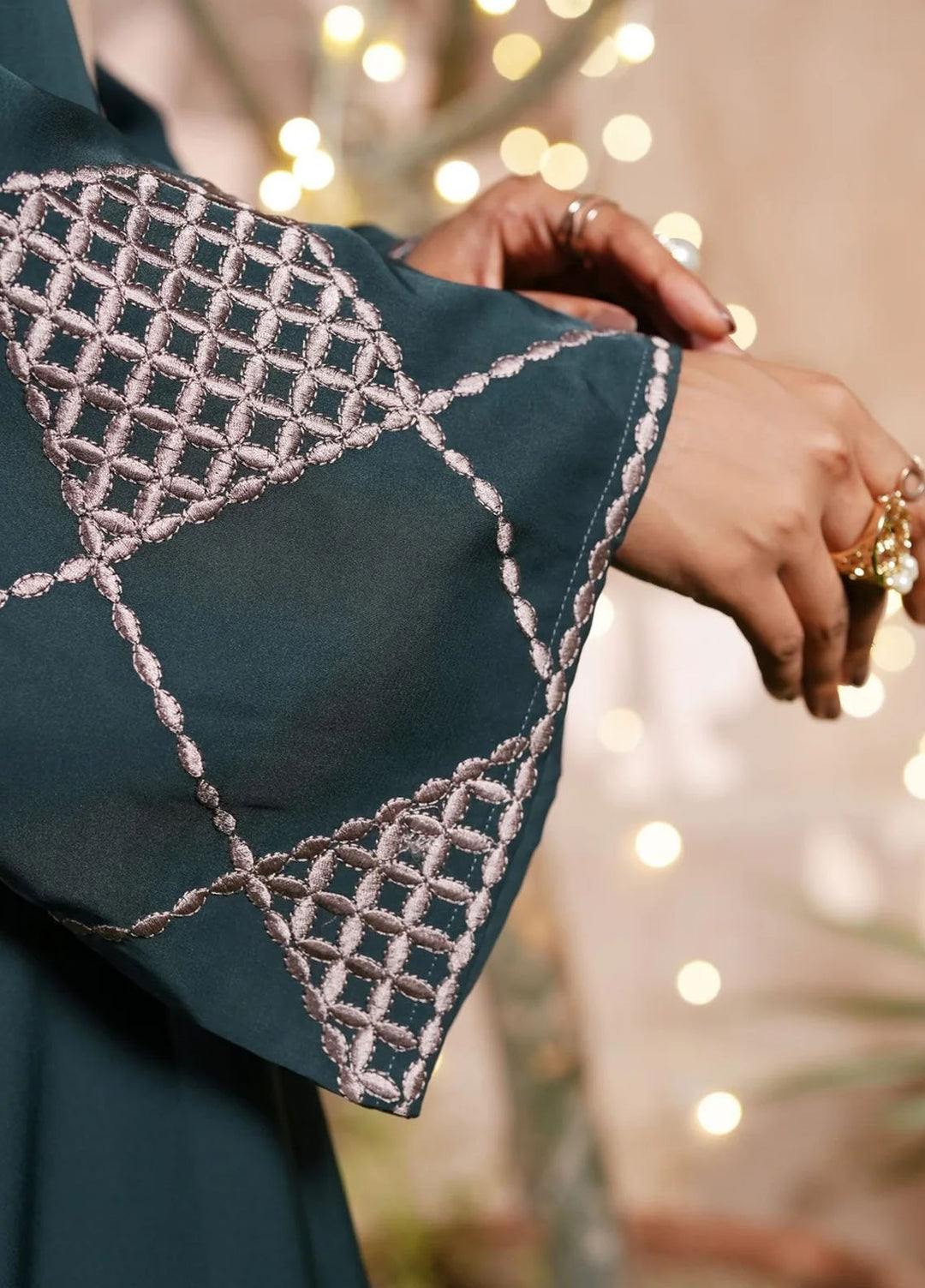 TGM Pret Embroidered Nidha Abaya Nazli