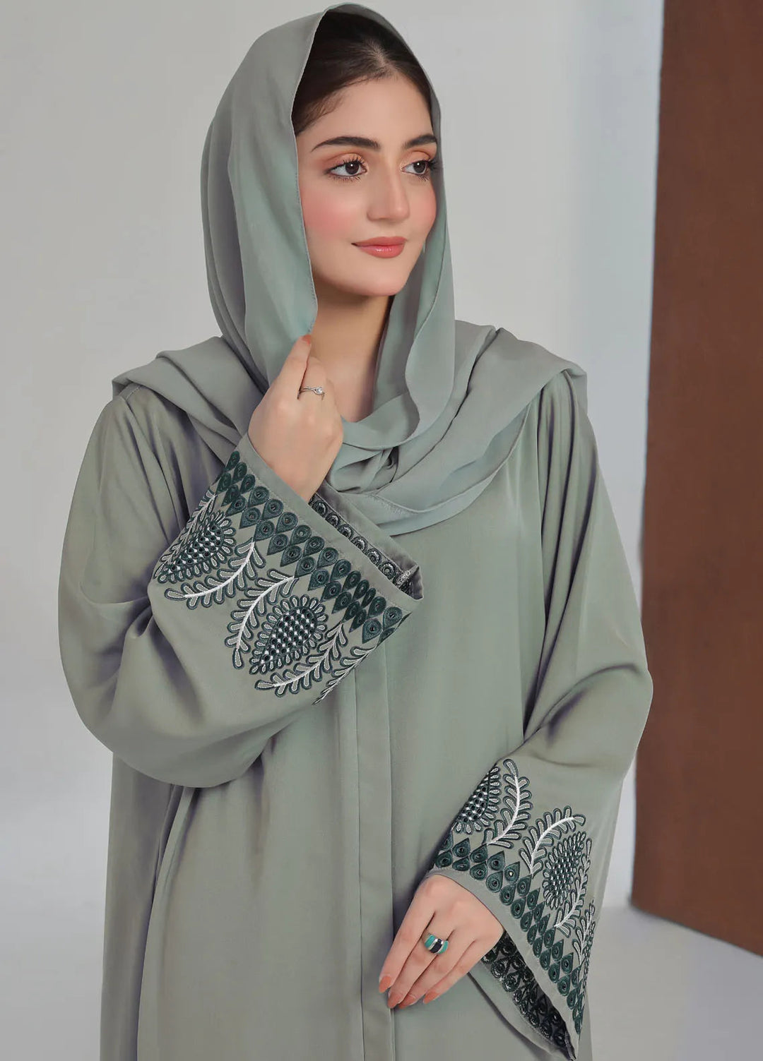 TGM Pret Embroidered Nidha Abaya Nylah