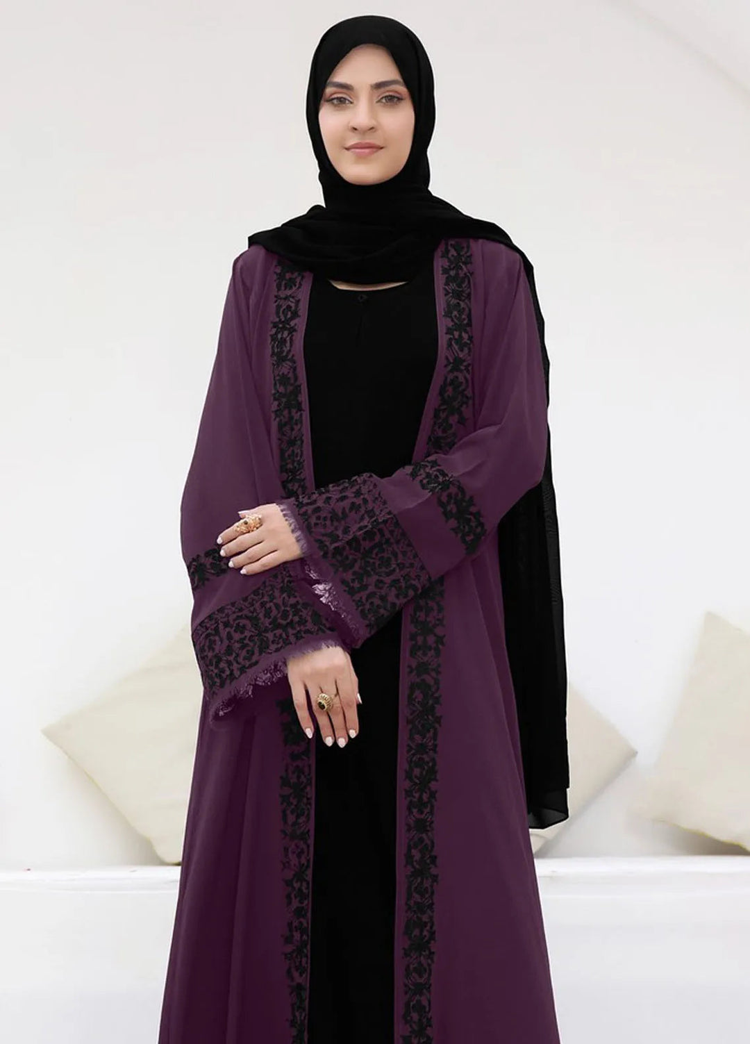 TGM Pret Embroidered Nidha Abaya Omera