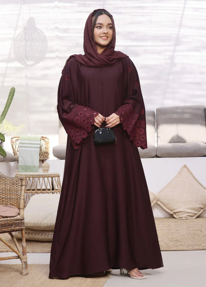 TGM Pret Embroidered Nidha Abaya Tuba