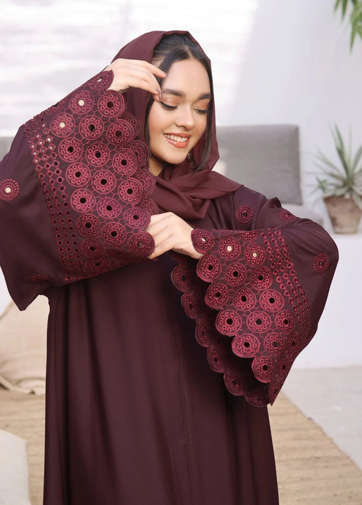 TGM Pret Embroidered Nidha Abaya Tuba