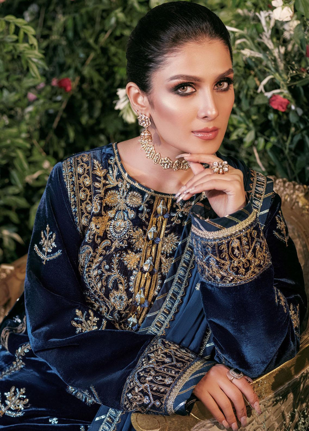 The Ayeza Edit by Asim Jofa Embroidered Velvet Suits Unstitched 3 Piece AJ22AM AJAM-02 - Winter Collection