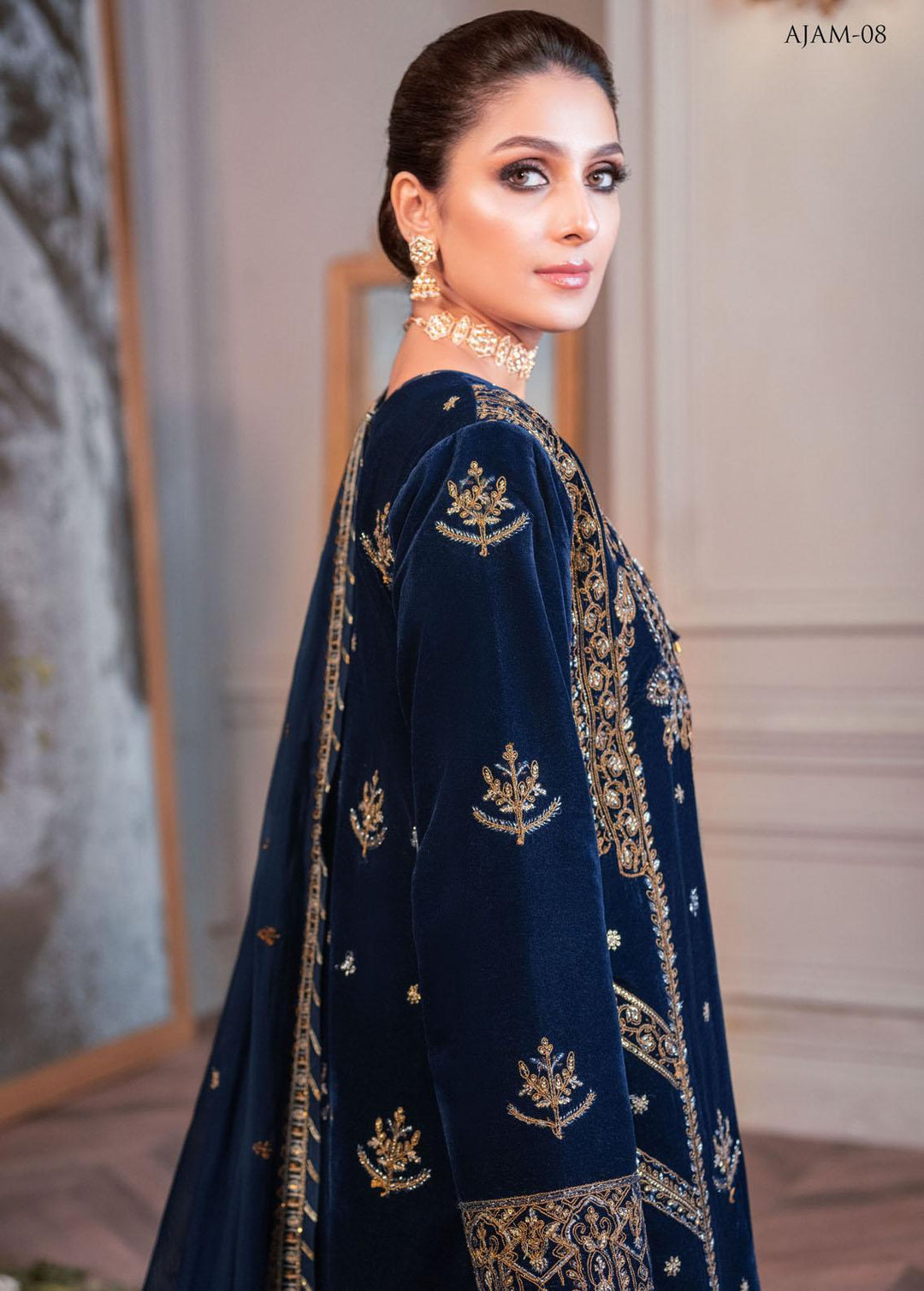 The Ayeza Edit by Asim Jofa Embroidered Velvet Suits Unstitched 3 Piece AJ22AM AJAM-08 - Winter Collection