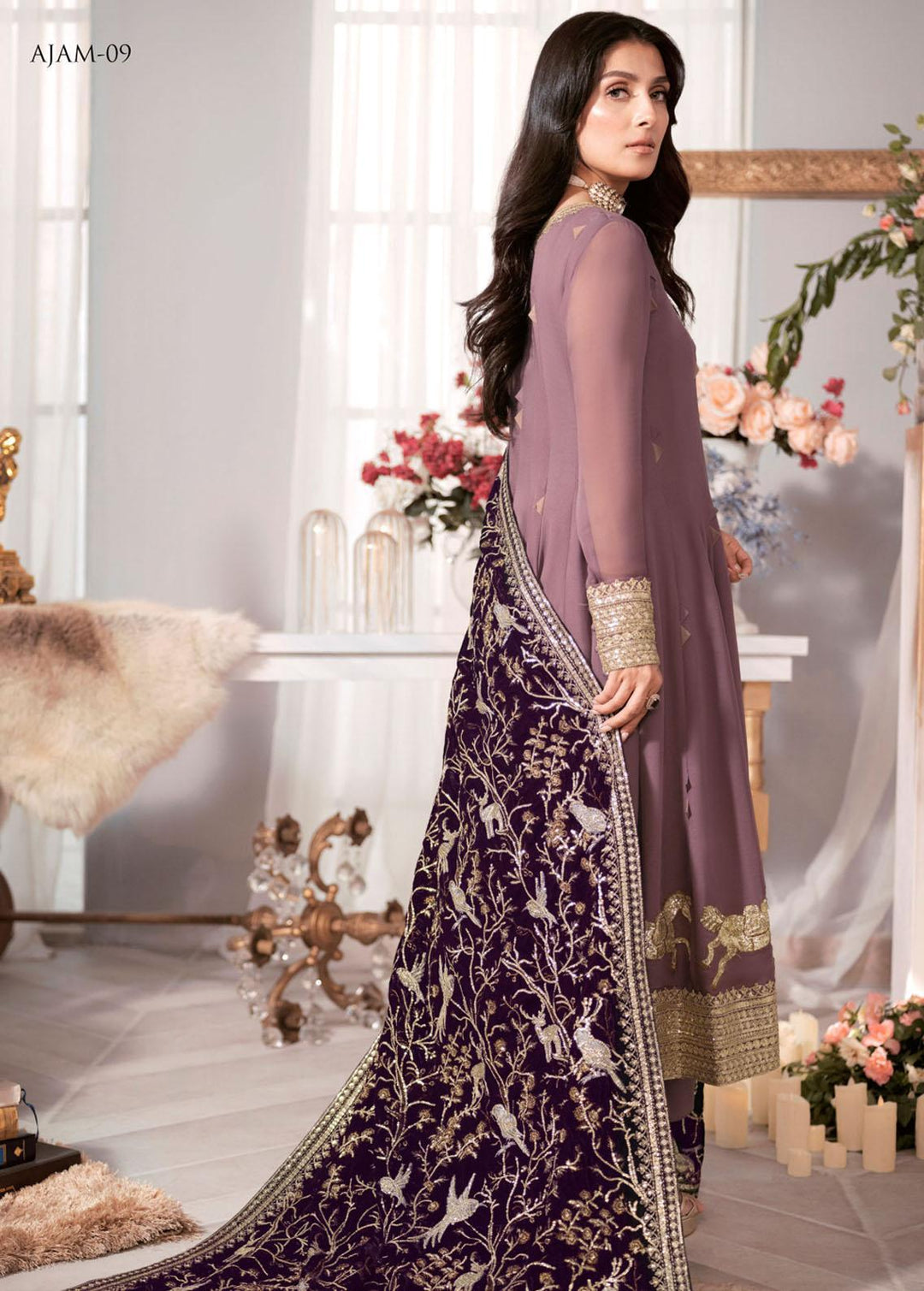 The Ayeza Edit by Asim Jofa Embroidered Velvet Suits Unstitched 3 Piece AJ22AM AJAM-09 - Winter Collection
