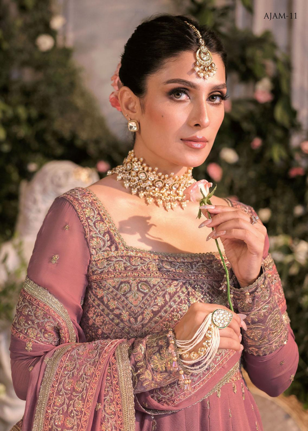 The Ayeza Edit by Asim Jofa Embroidered Velvet Suits Unstitched 3 Piece AJ22AM AJAM-11 - Winter Collection