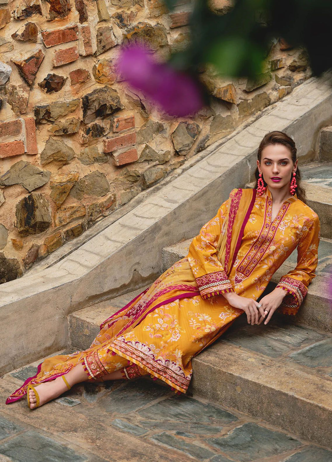 The Enchanted Garden by Gulaal Embroidered Lawn Suits Unstitched 3 Piece GL24EG D-02 Florence - Summer Collection