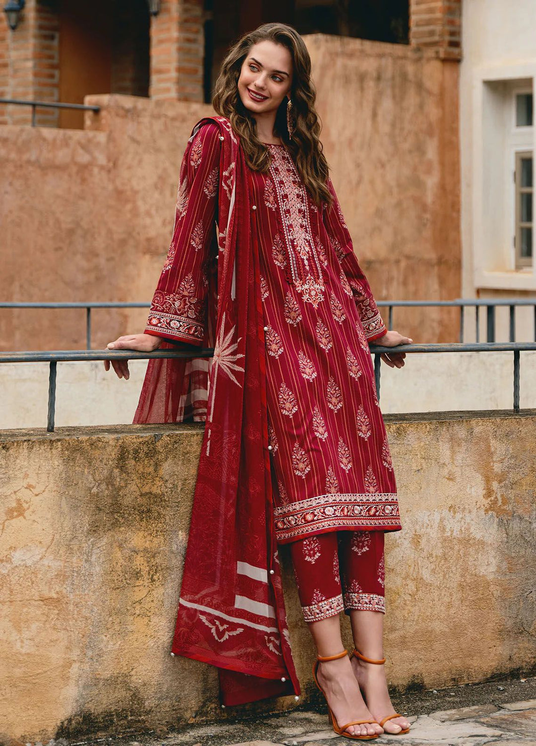 The Enchanted Garden by Gulaal Embroidered Lawn Suits Unstitched 3 Piece GL24EG D-08 Vezelay - Summer Collection