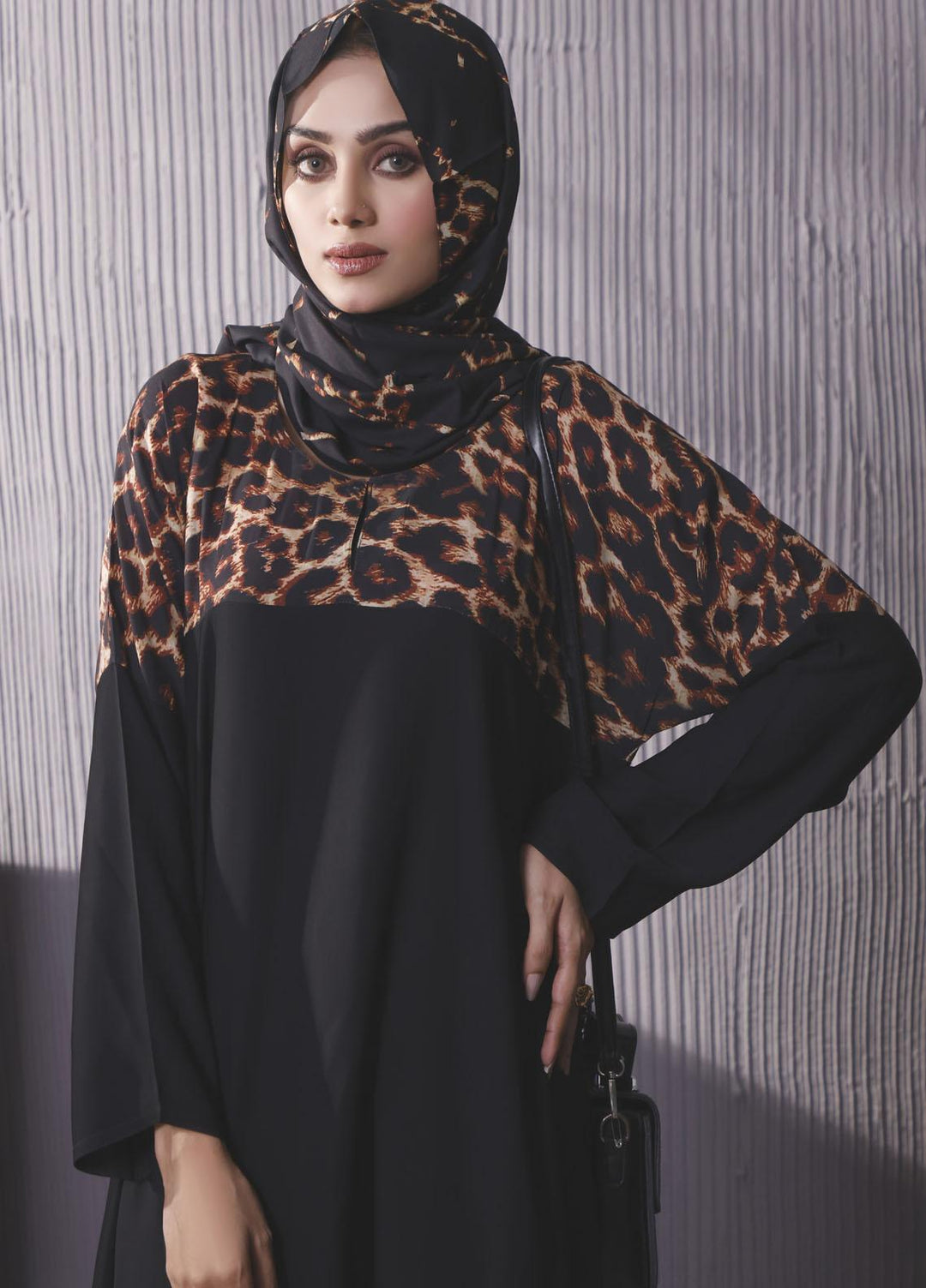 The Great Master (TGM)  Nida Pret Abaya TGM22EA Gold Rush
