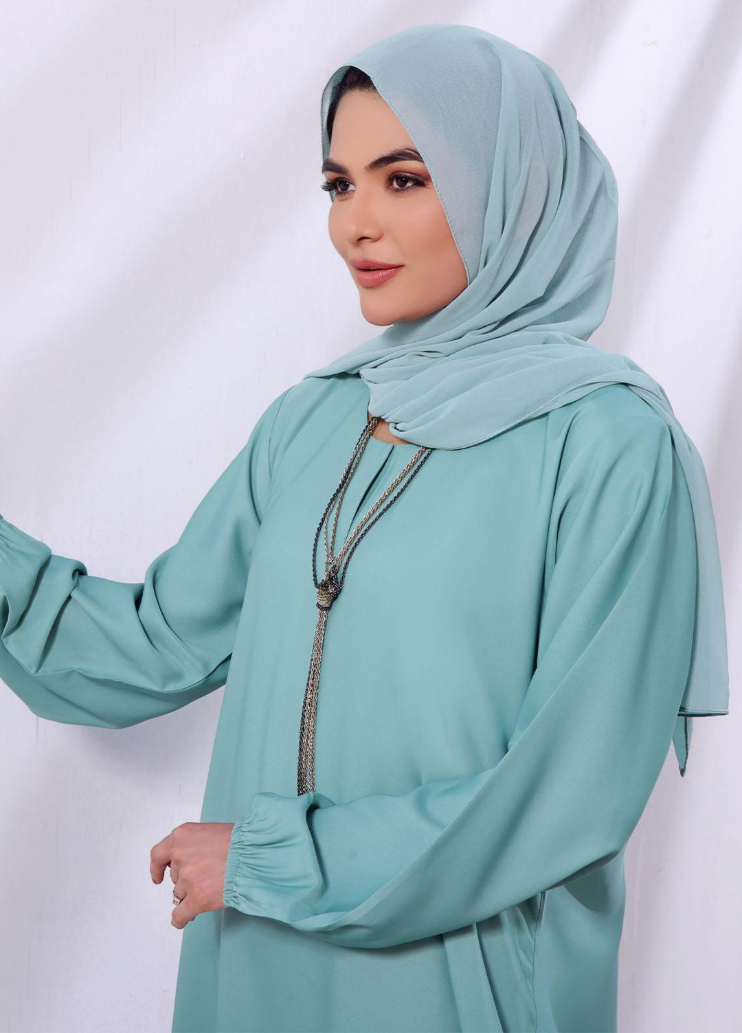 The Great Master (TGM)  Korean Nida Front Closed Abaya Armeenah