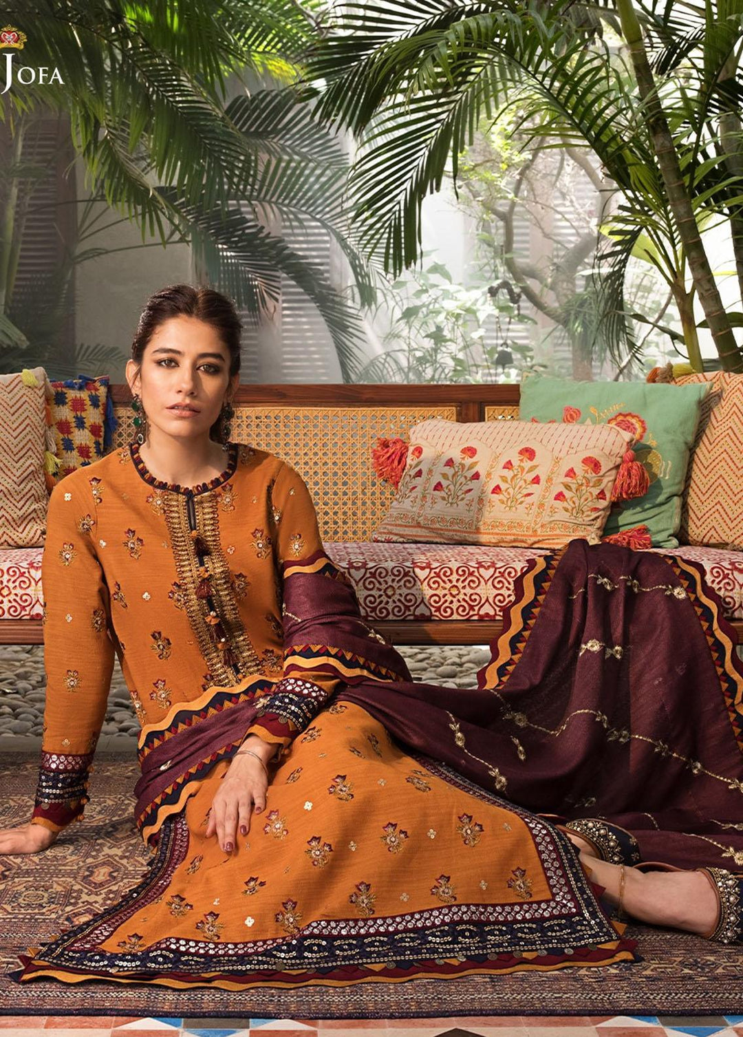 The Syra Edit by Asim Jofa Embroidered  Suits Unstitched 3 Piece AJ22SE AJK-01 - Winter Collection
