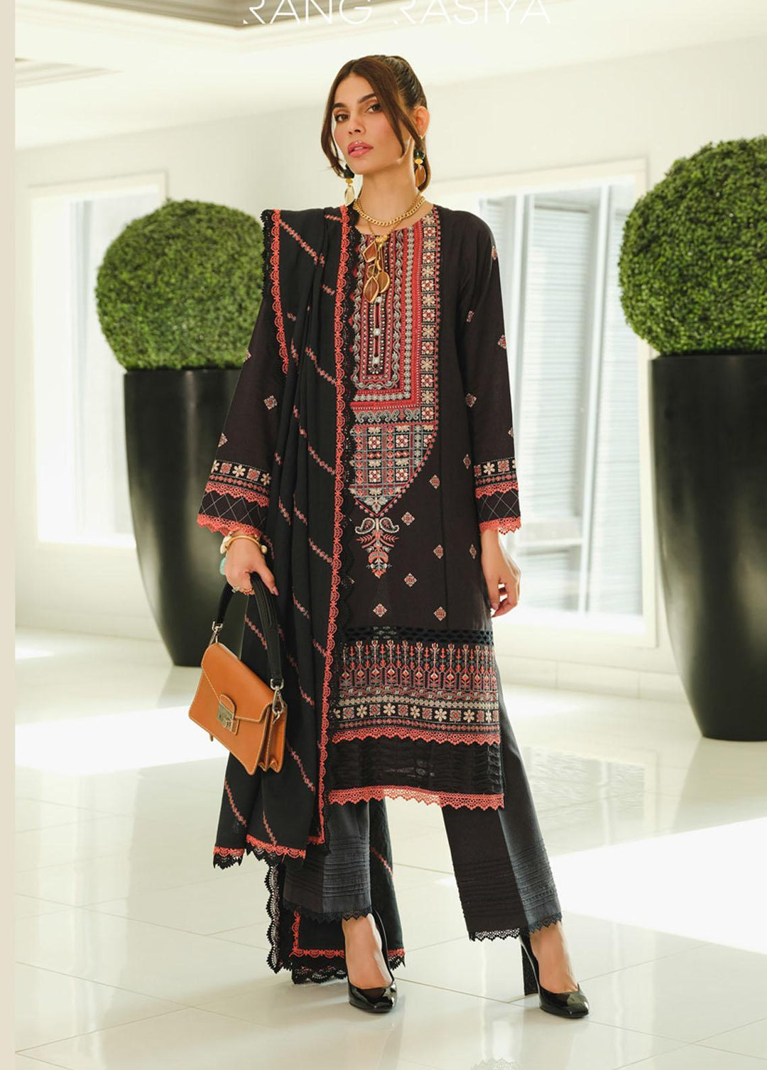 The Winter Affair By Rang Rasiya Embroidered Karandi Suits Unstitched 3 Piece RRDSWA22D4 Ayra - Winter Collection