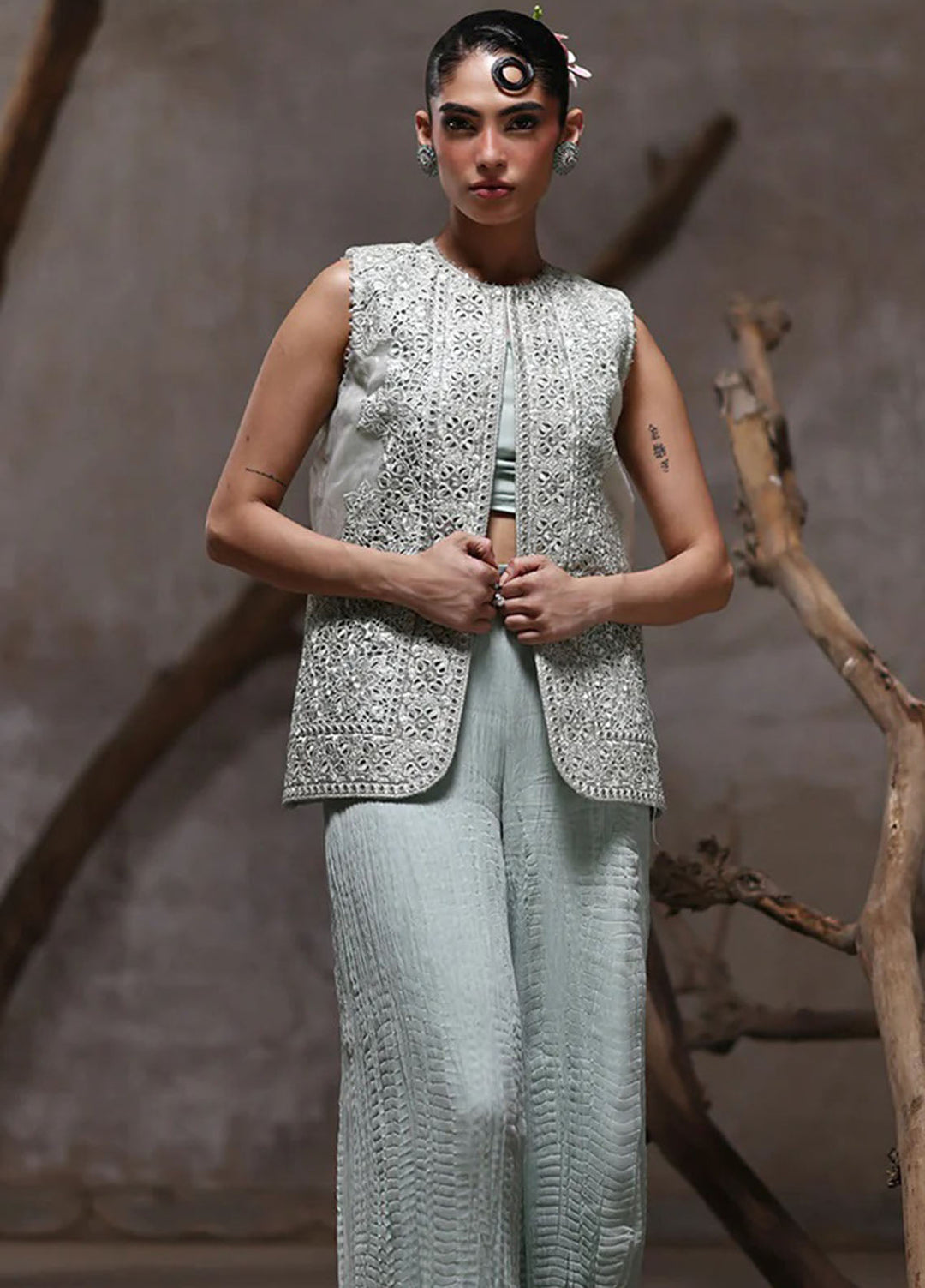 Thread and Motifs Pret Embroidered Organza 2 Piece 9541