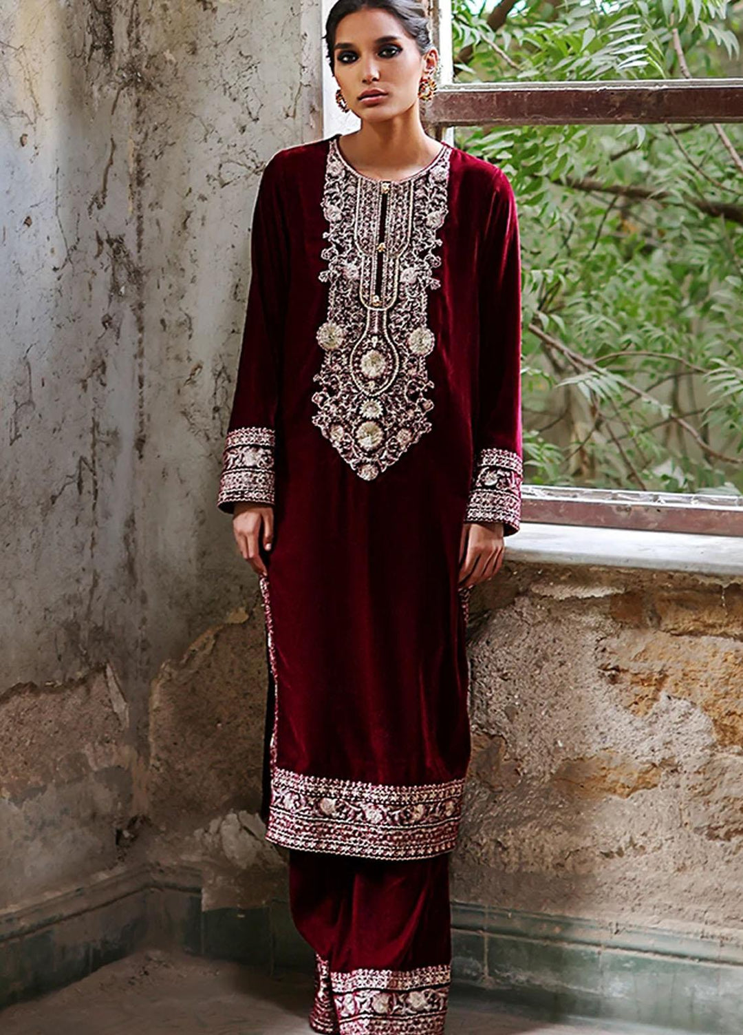 Threads & Motifs Luxury Pret  Velvet Shirt THM21RW 7561