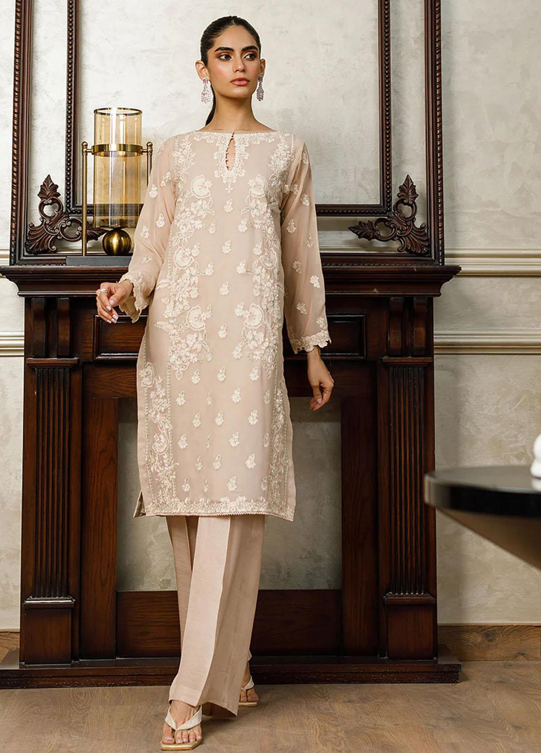 Threads & Motifs Luxury Pret  Chiffon Shirt 8076