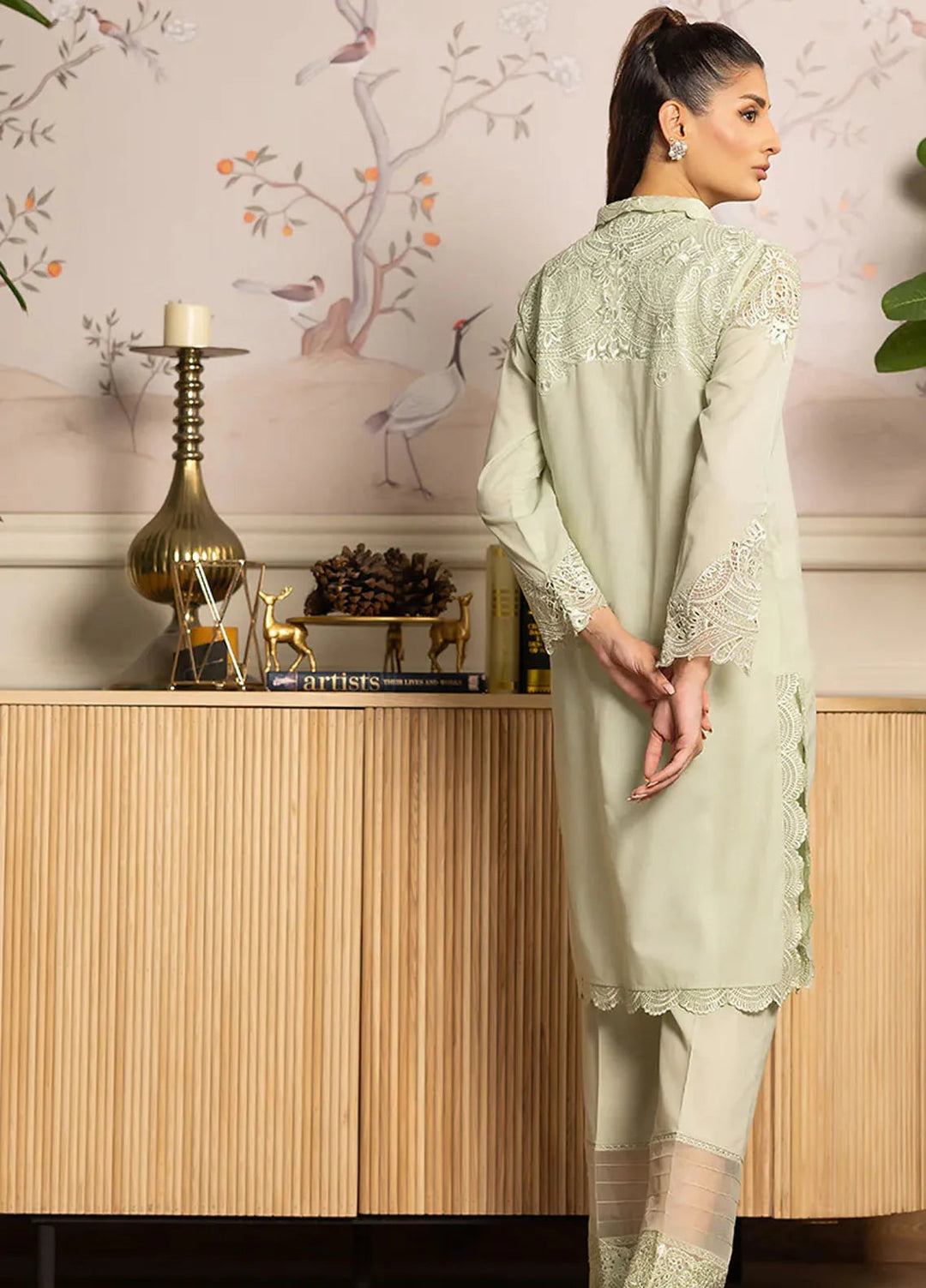Threads And Motifs Embroidered Pret Lawn 3 Piece Suit 9036