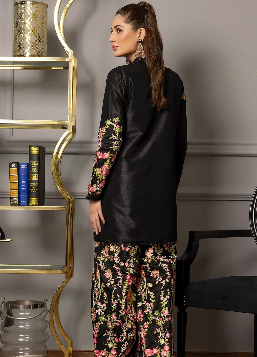 Threads And Motifz Pret Embroidered 2 Piece Suit 9001