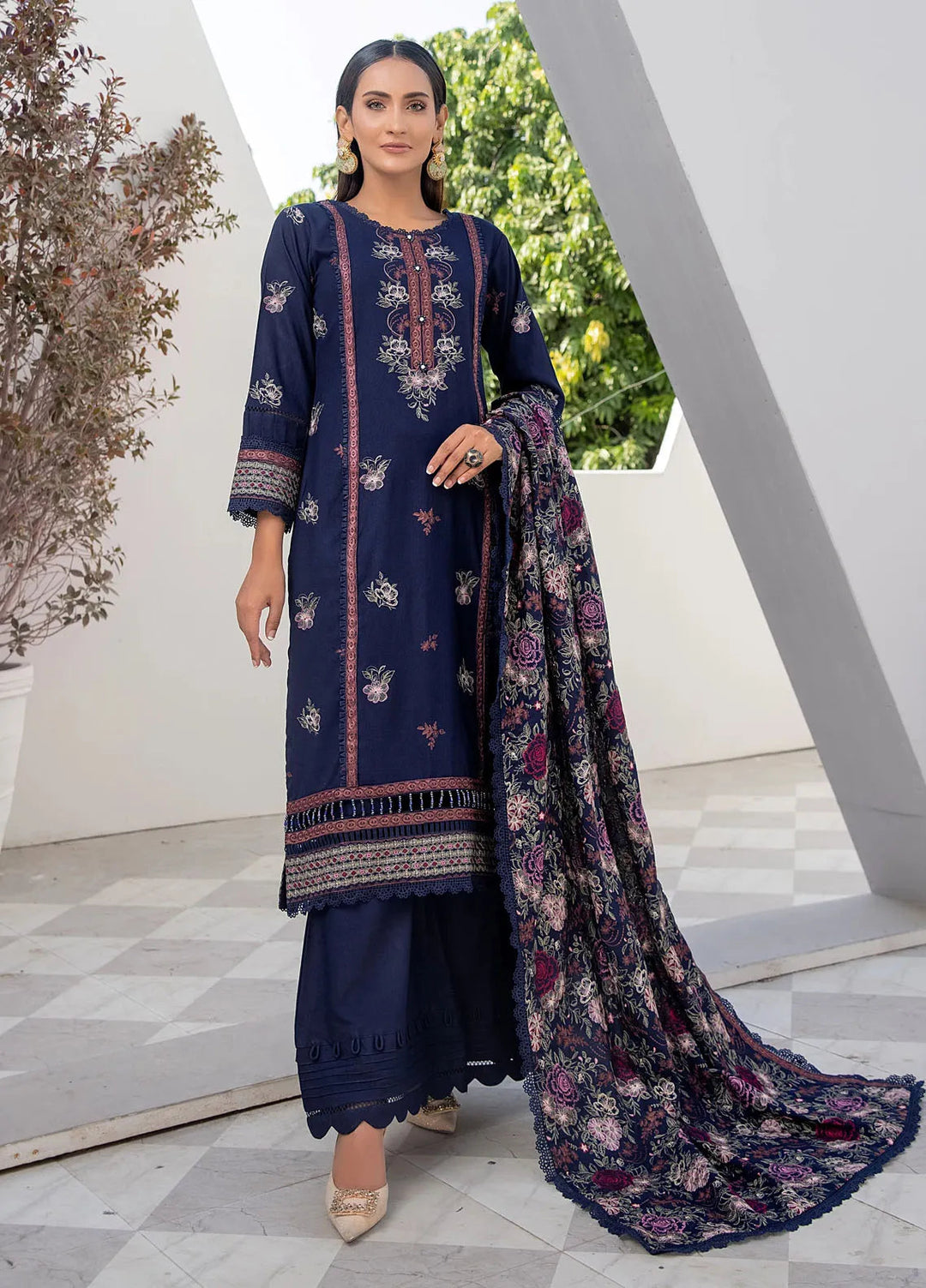 Threads And Weaves Embroidered Dhanak Suit Unstitched 3 Piece D23103 - Winter Collection