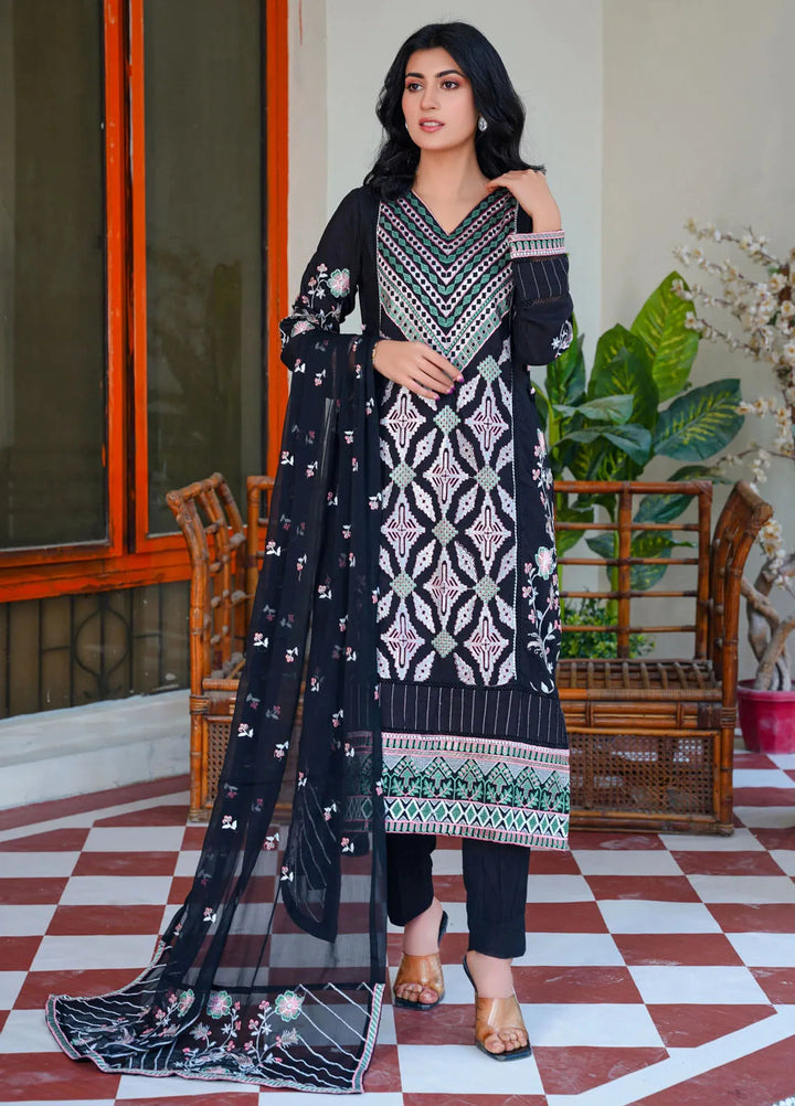 Threads And Weaves Embroidered Karandi Suit Unstitched 3 Piece KR24102 - Festive Collection
