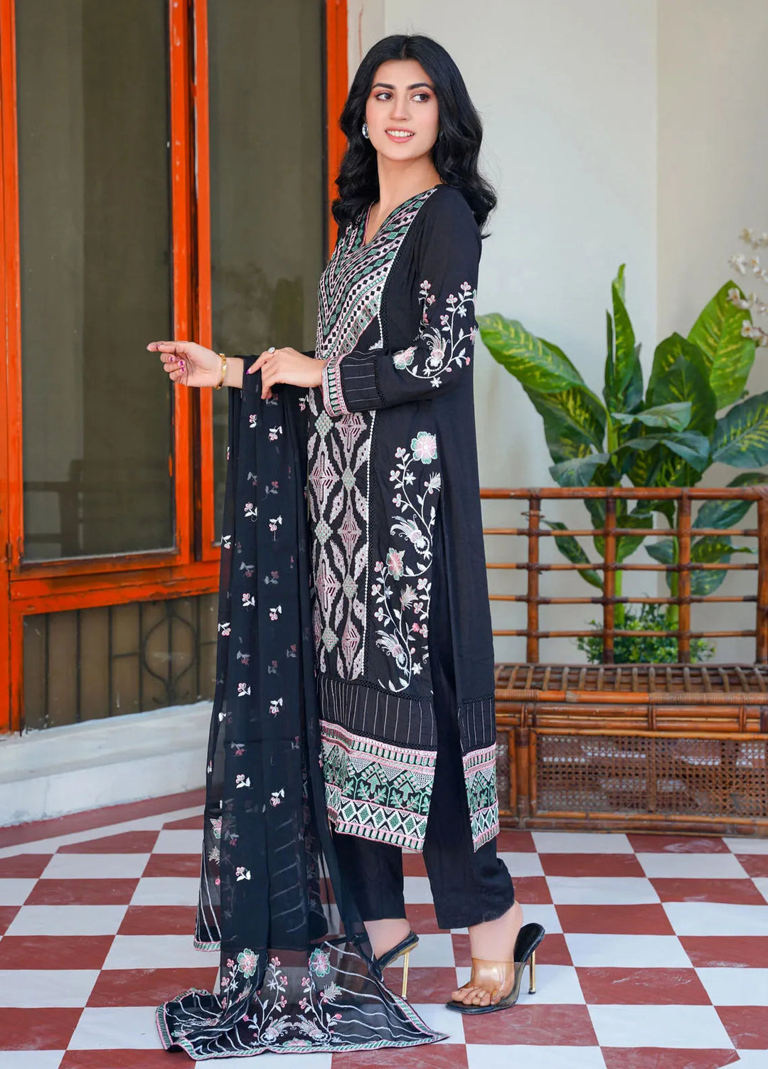 Threads And Weaves Embroidered Karandi Suit Unstitched 3 Piece KR24102 ...