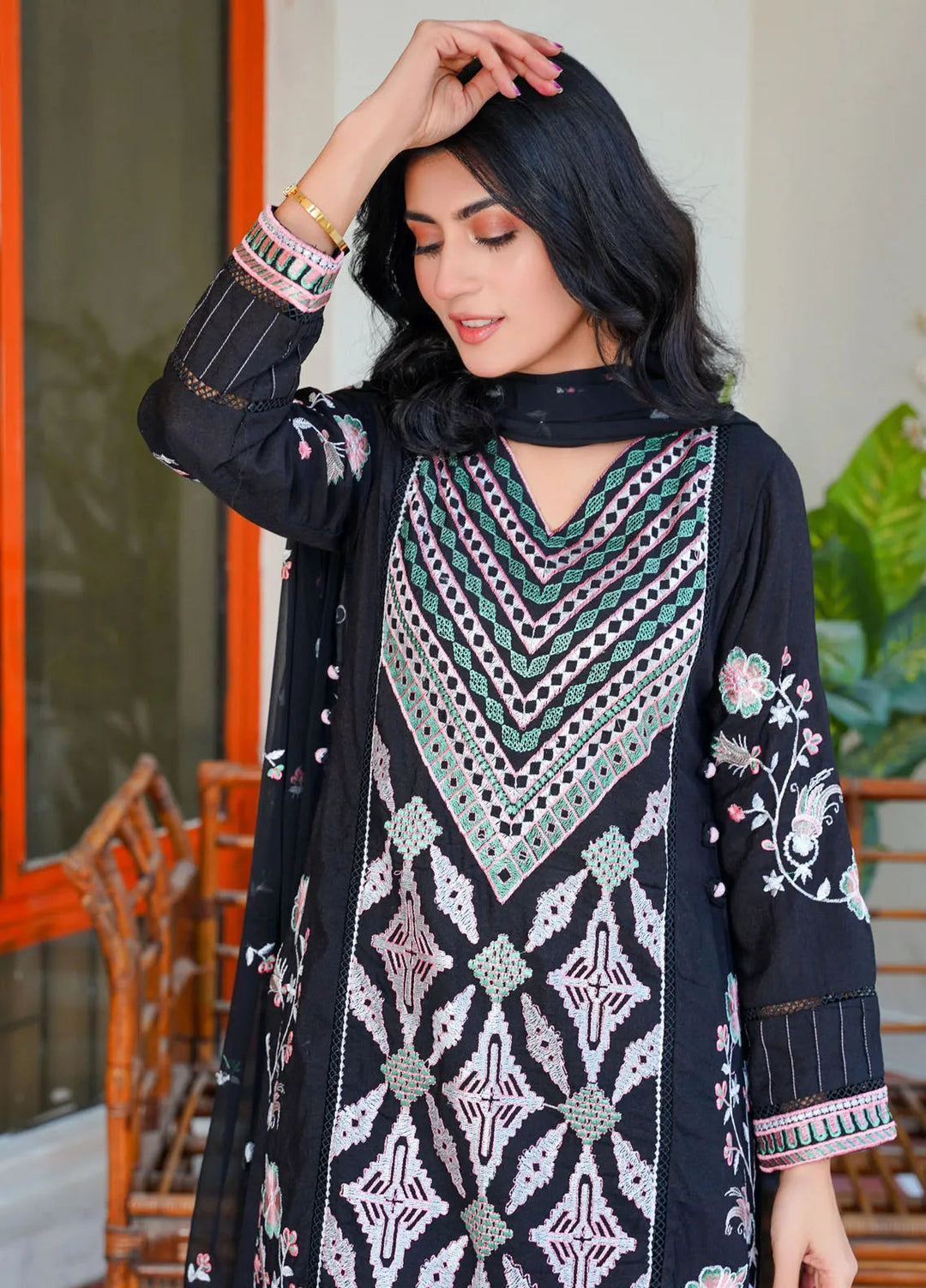 Threads And Weaves Embroidered Karandi Suit Unstitched 3 Piece KR24102 - Festive Collection