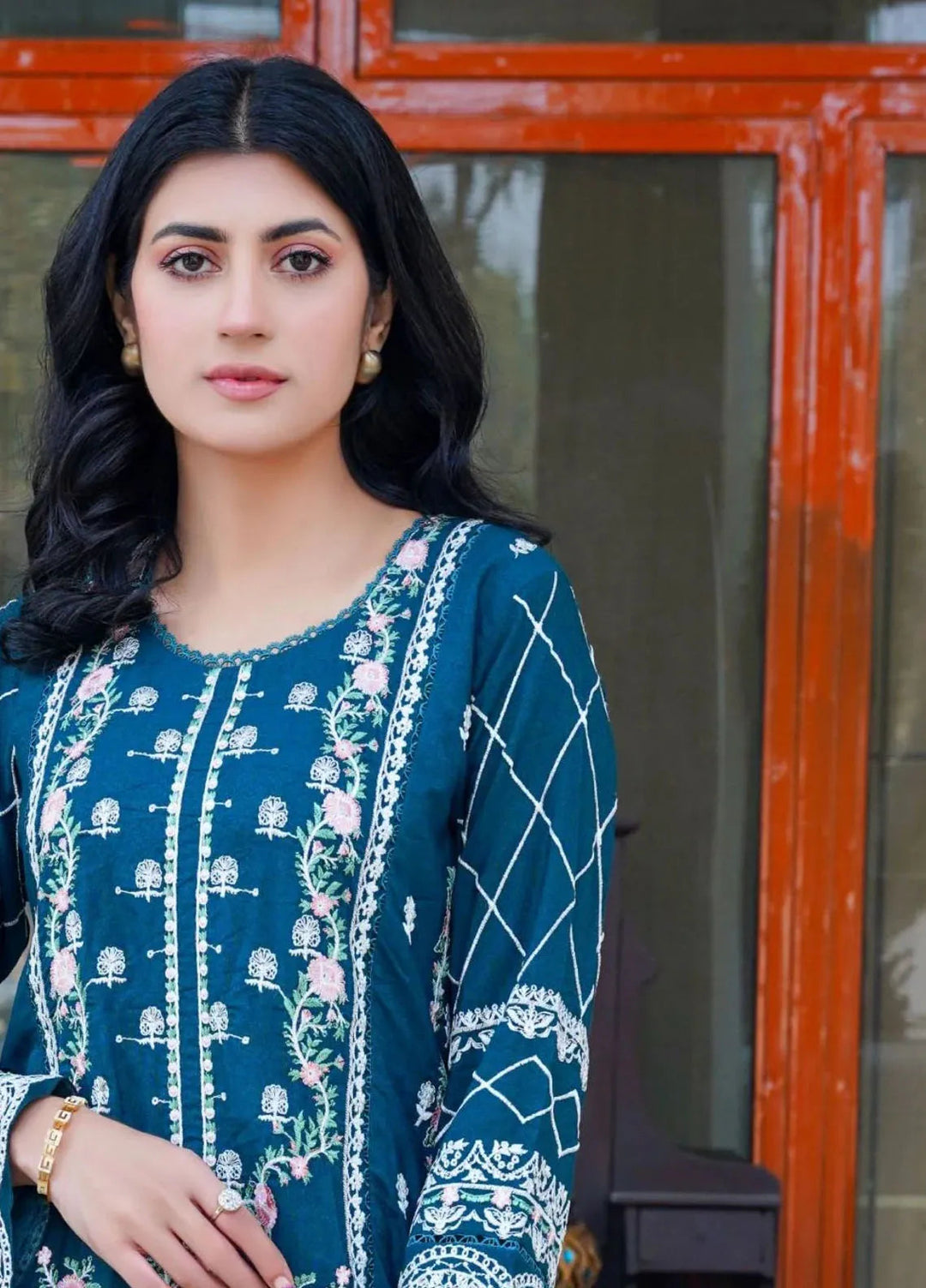 Threads And Weaves Embroidered Karandi Suit Unstitched 3 Piece KR24105 - Festive Collection