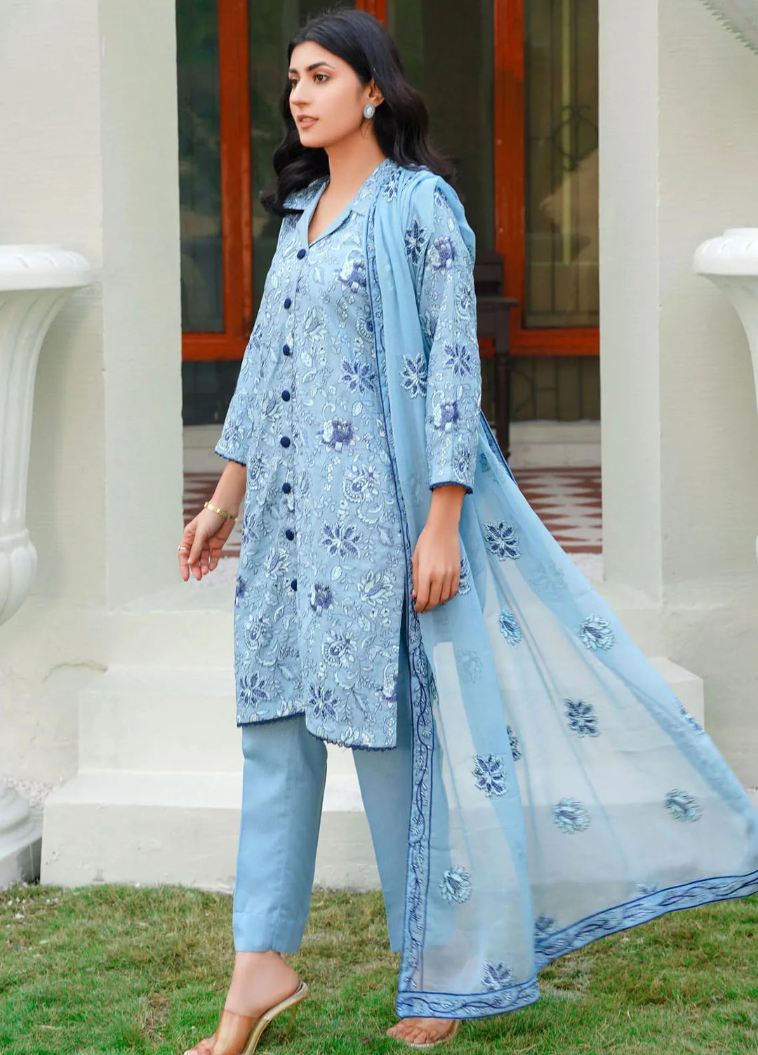 Threads And Weaves Embroidered Karandi Suit Unstitched 3 Piece KR24106 - Festive Collection