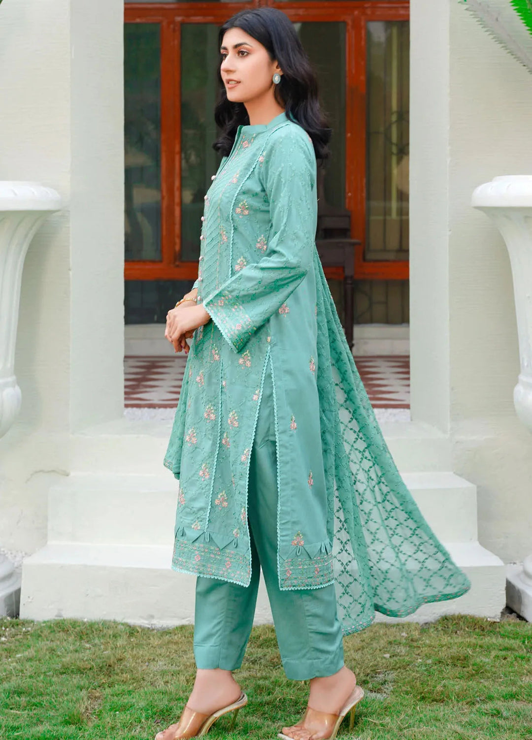 Threads And Weaves Embroidered Karandi Suit Unstitched 3 Piece KR24107 - Festive Collection
