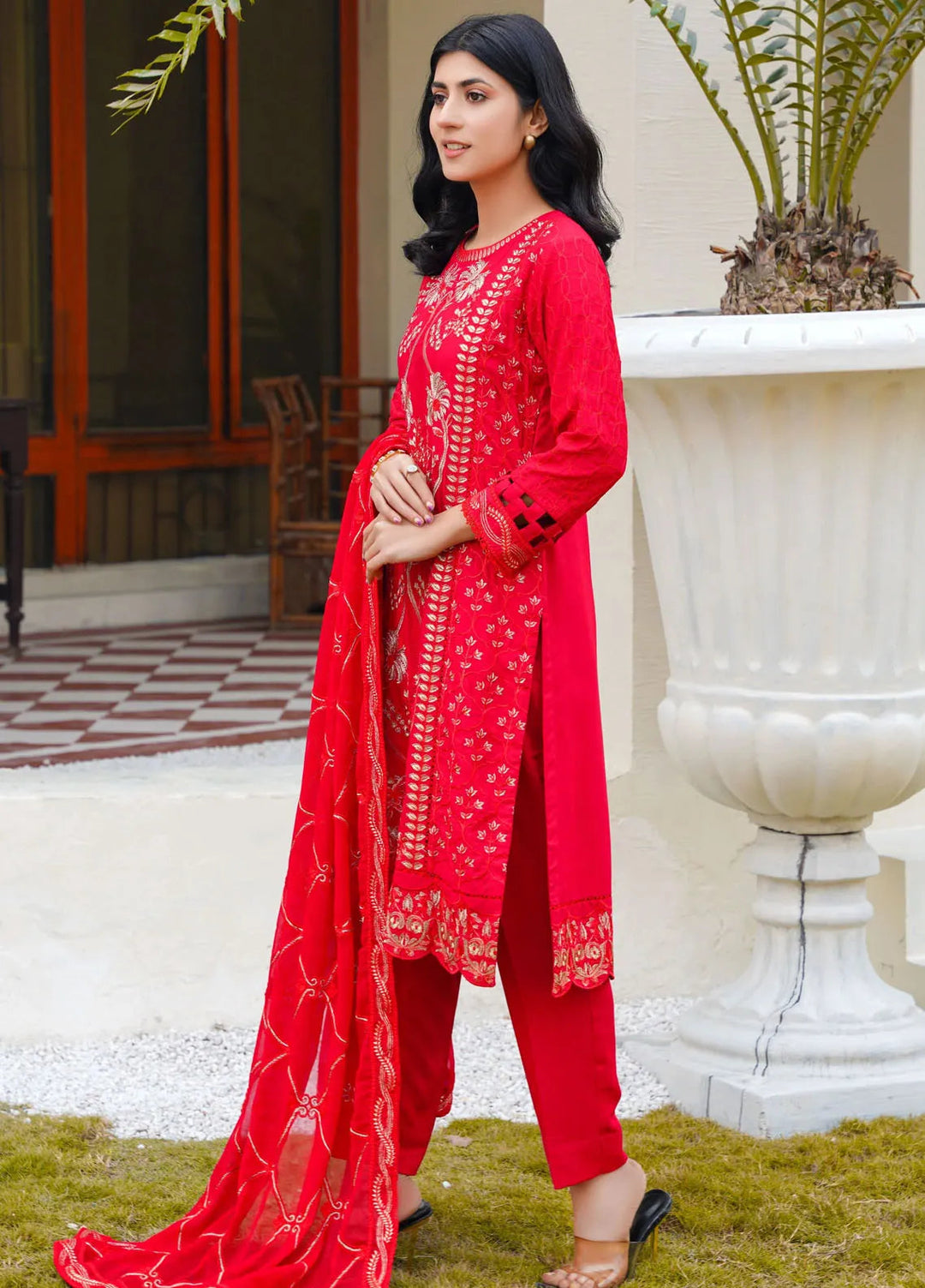 Threads And Weaves Embroidered Karandi Suit Unstitched 3 Piece KR24108 - Festive Collection