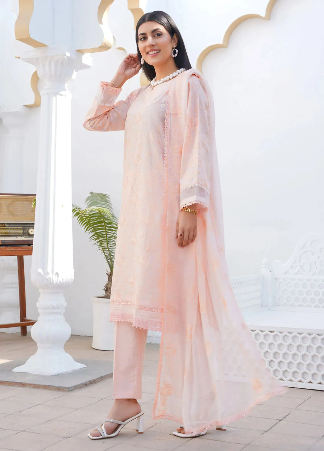 Threads And Weaves Embroidered Lawn Suit Unstitched 3 Piece L23209 - Festive Collection