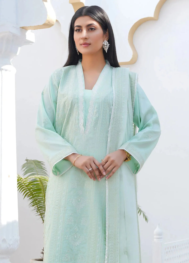 Threads And Weaves Embroidered Lawn Suit Unstitched 3 Piece L23210 - Festive Collection