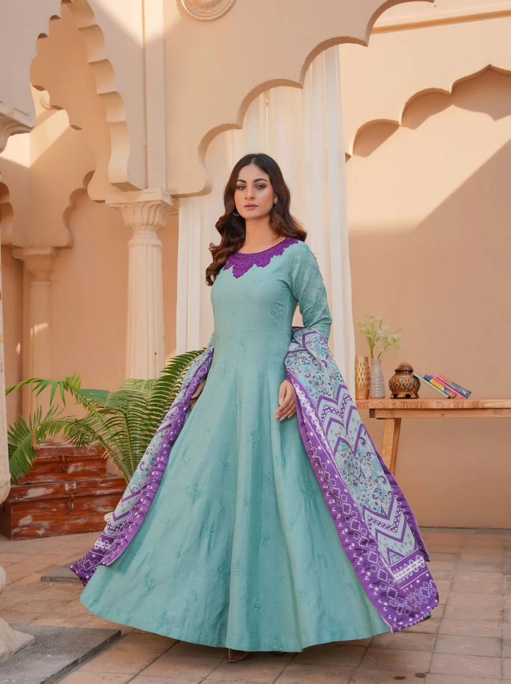 Threads And Weaves Pret Embroidered Karandi 3 Piece Suit D-03